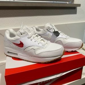 New Nike air max 1 size 6Y (fits women size 8)